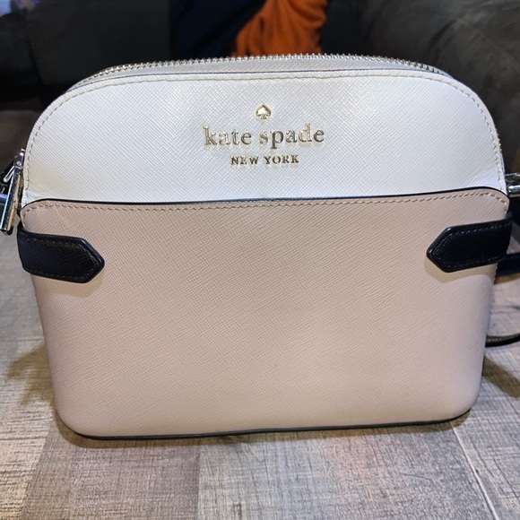 Kate Spade Purse in good condition - Picture 1 of 5